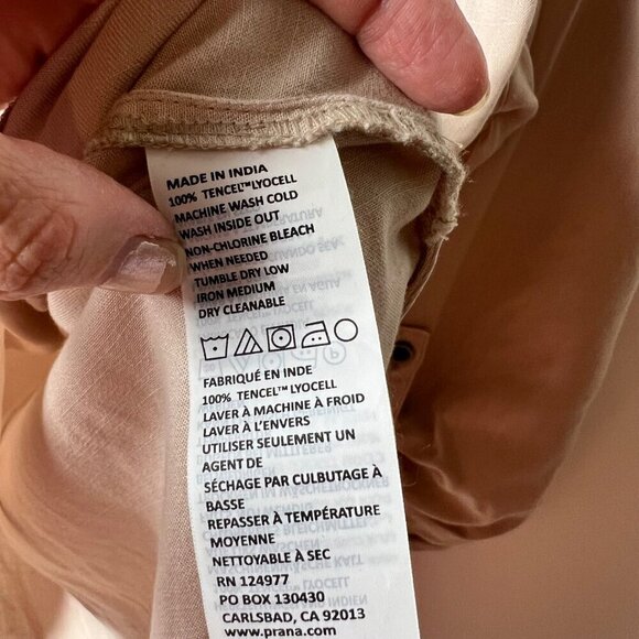 Prana pink button up‎ shirt women’s medium - Picture 5 of 9